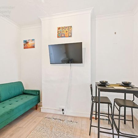 Cosy Tottenham Apartment Sleeps 4 لندن المظهر الخارجي الصورة